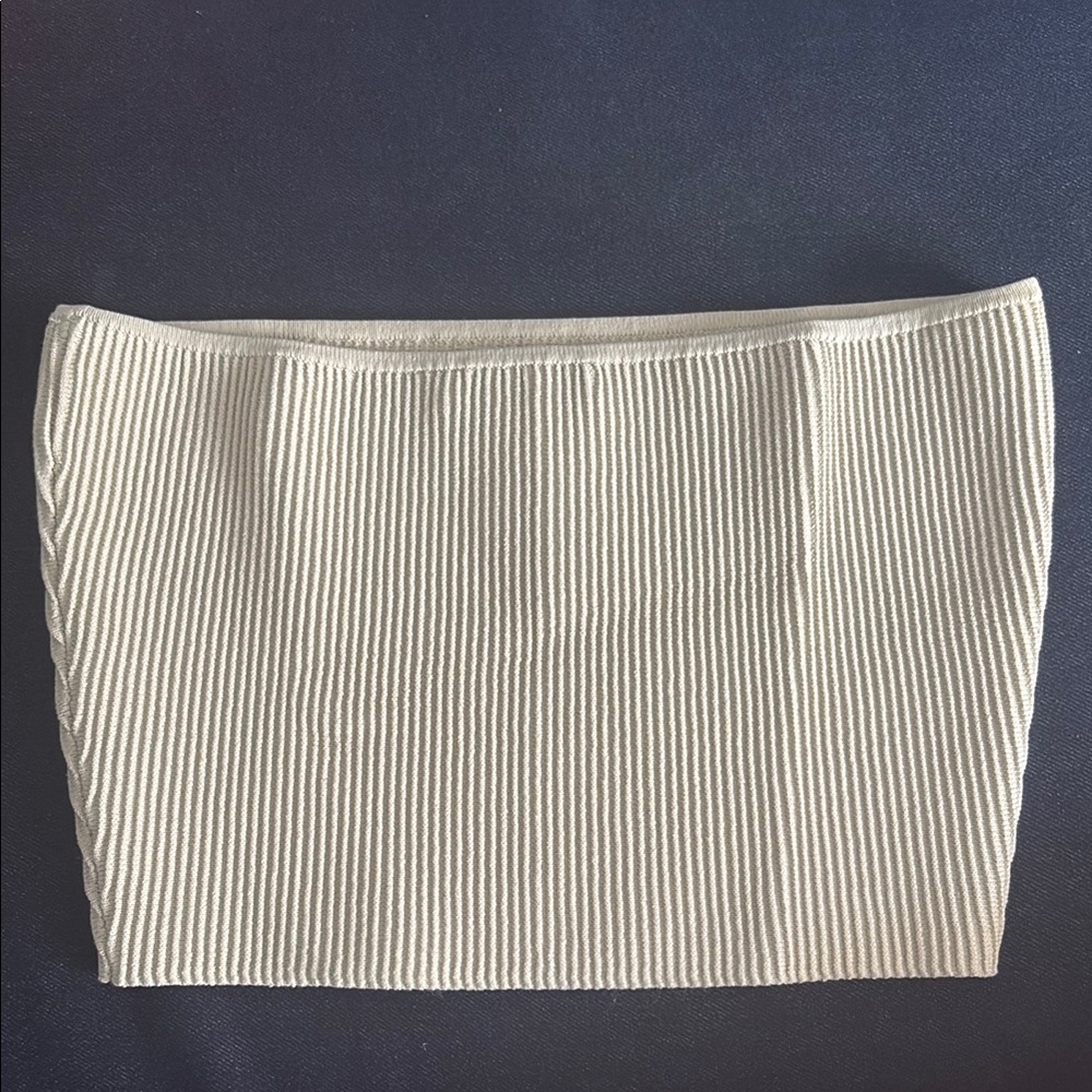 Babaton Ribbed Bandeau top - Picture 2 of 4